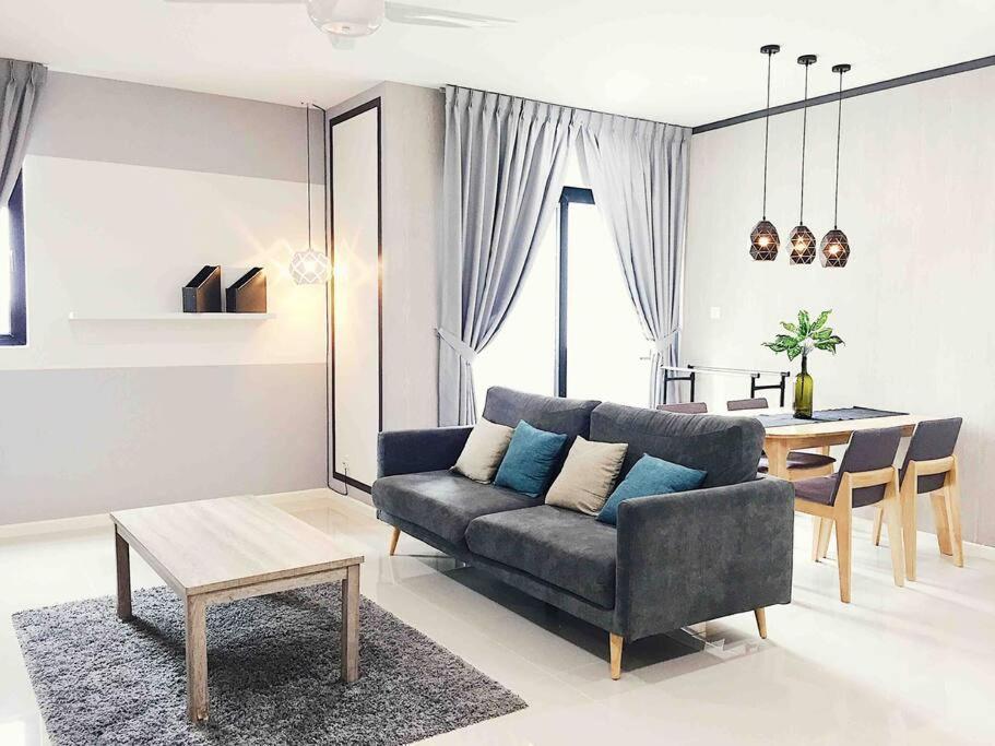 Jb Center Suasana Deluxe Byhs Apartment